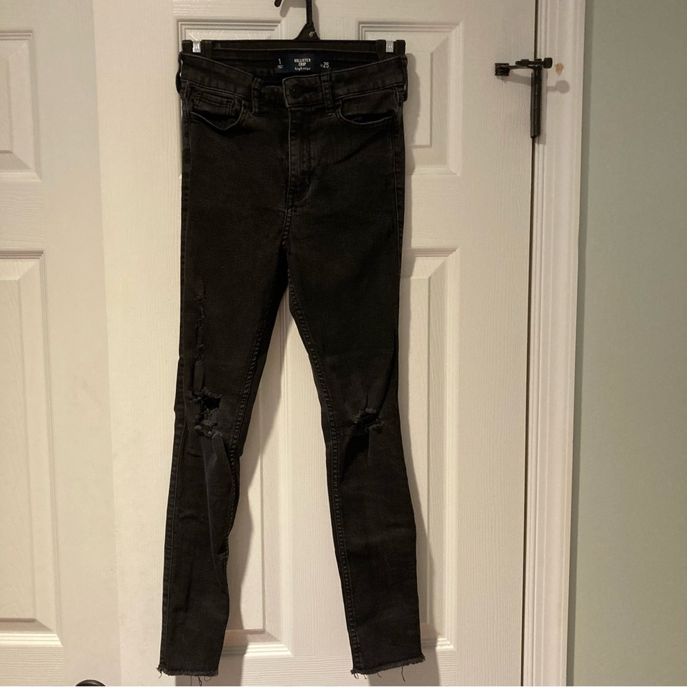 Hollister High-Rise Distressed Skinny Black Jeans size 1